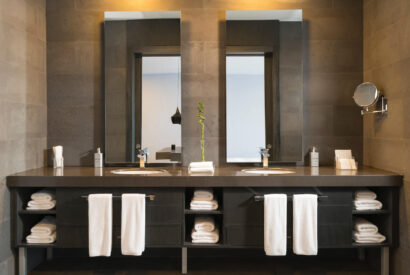 Thumbnail for Oświetlenie łazienkowe nad lustrem – kreatywne aranżacje, które ożywią Twoją łazienkę!